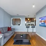Spacious 1Br&Office Views Freeparking Amenities