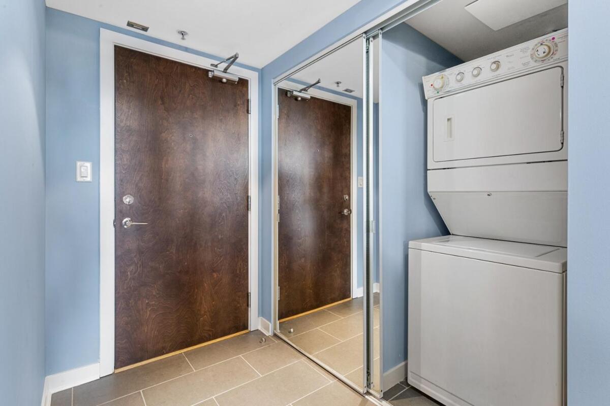 Spacious 1br&office Views Freeparking Amenities * Vancouver