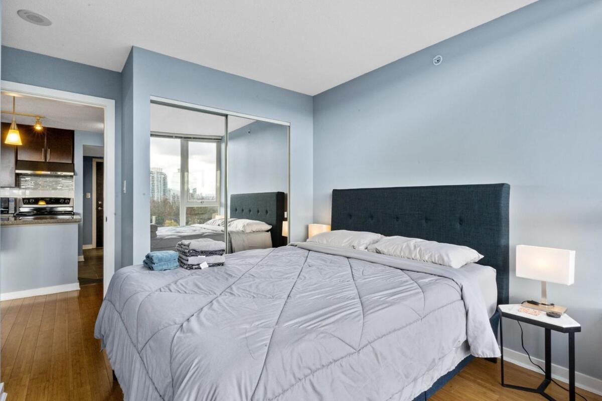 Spacious 1br&office Views Freeparking Amenities Apartment