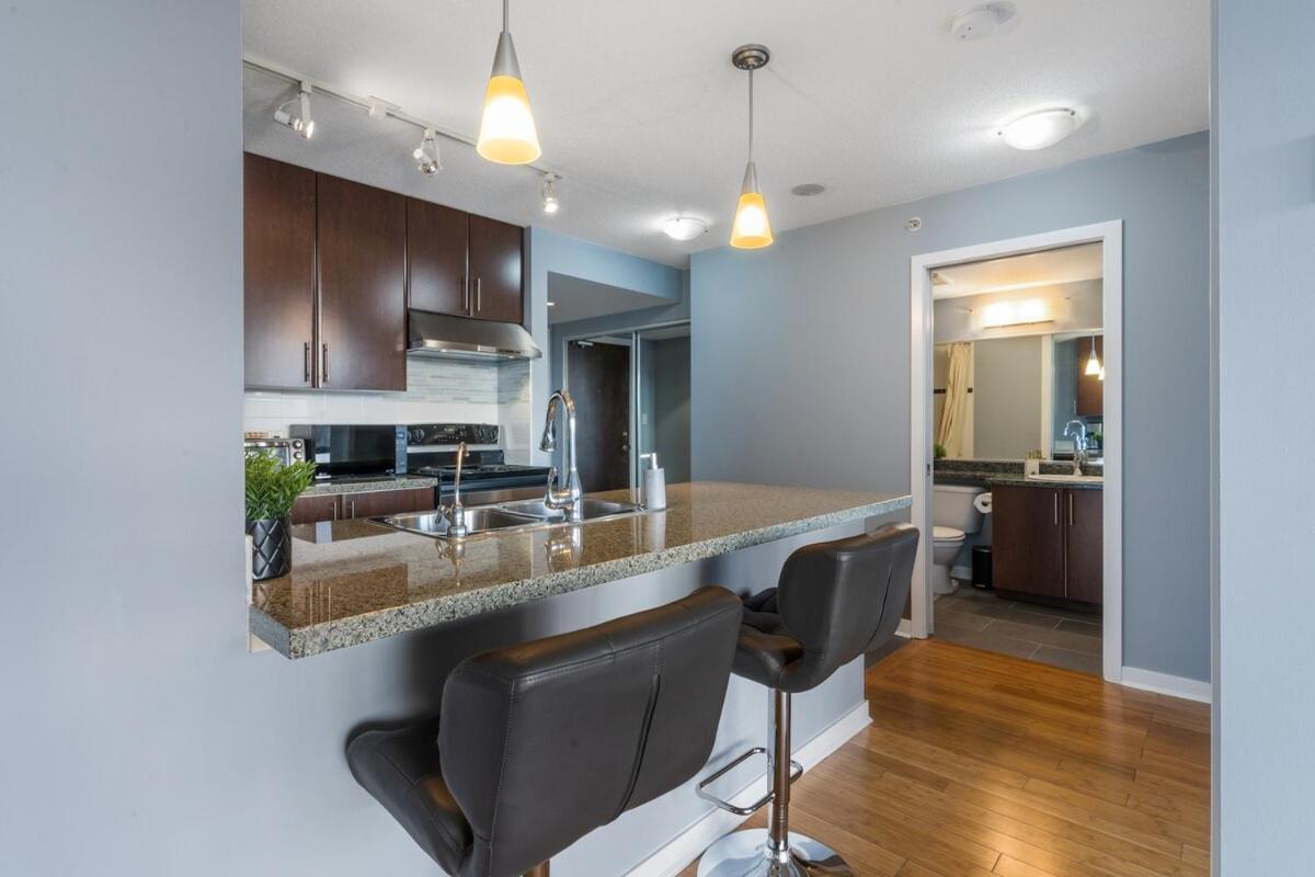 Apartment Spacious 1br&office Views Freeparking Amenities