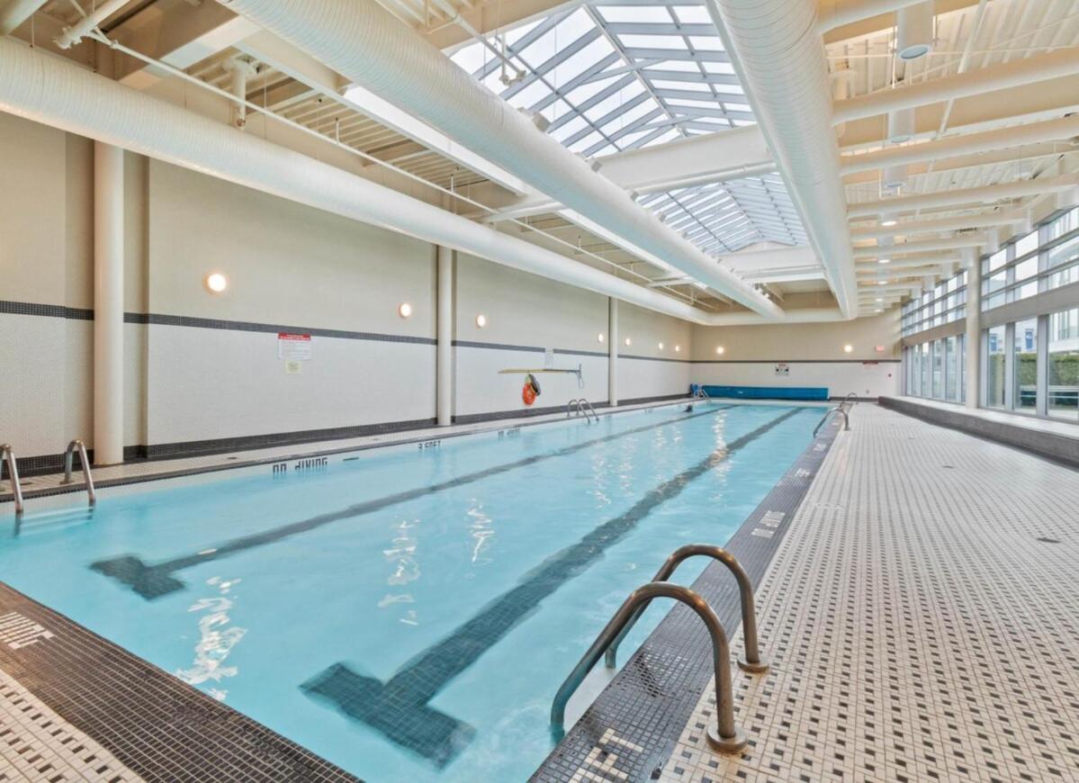 Apartment Spacious 1br&office Views Freeparking Amenities